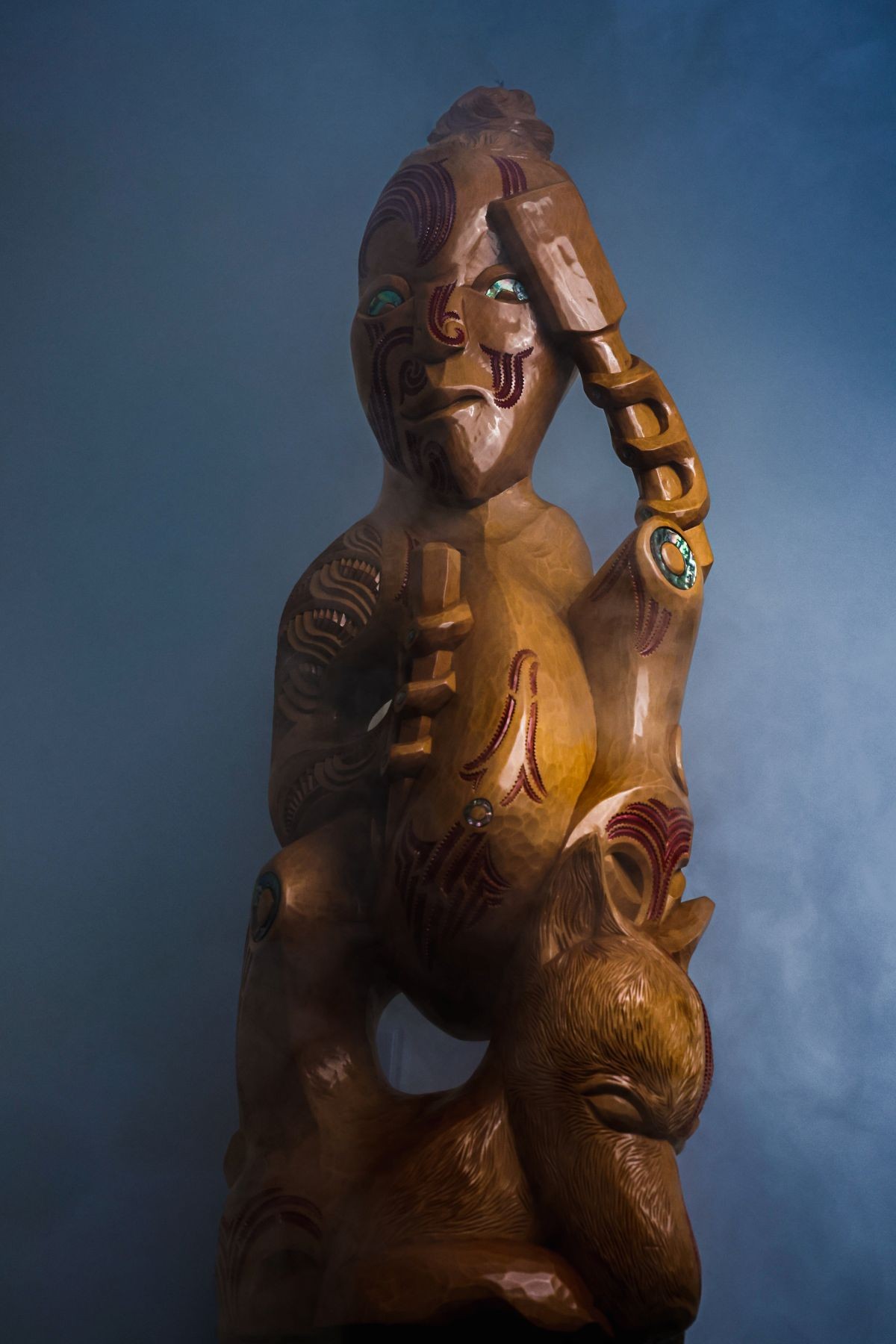 Self-carver in smoke